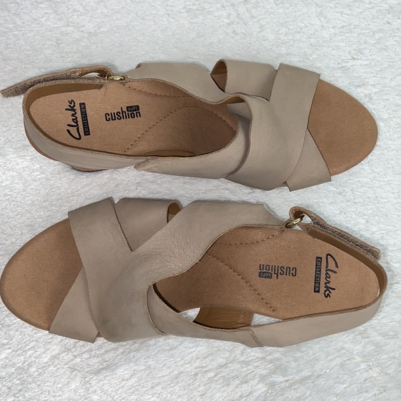 Clarks Comfort Collection Annadel Eirwyn Wedge Sandal - Picture 12 of 14